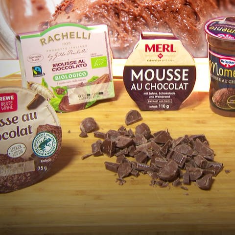 Fertigprodukt: Mousse au chocolat vom Discounter und Supermarkt im Check. (Foto: Adobe Stock, SWR, SWR | AdobeStock M.studio 109663009)