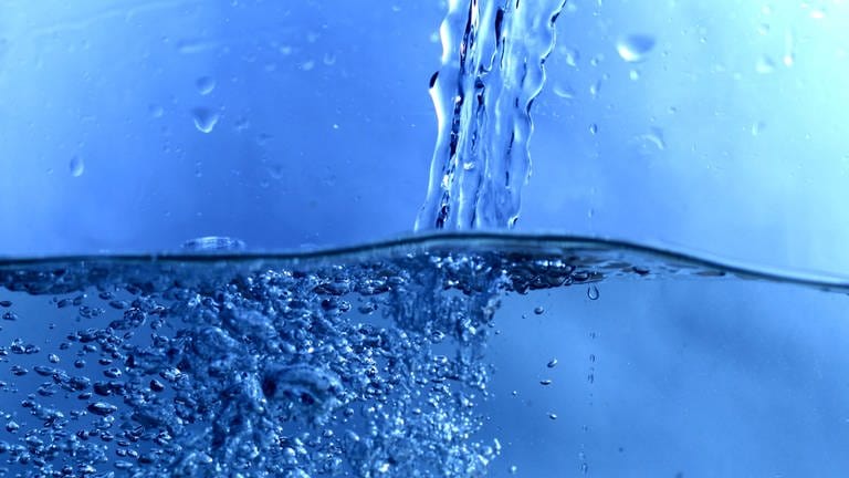 Trinkwasser: So sauber und nachhaltig ist unser Leitungswasser - Marktcheck  - TV