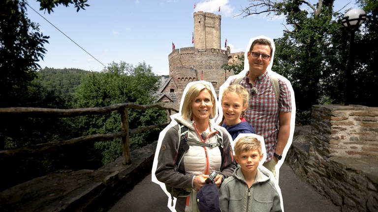 Familie Sieg durchwandert die wildromantische Erbachklamm bei Boppard.