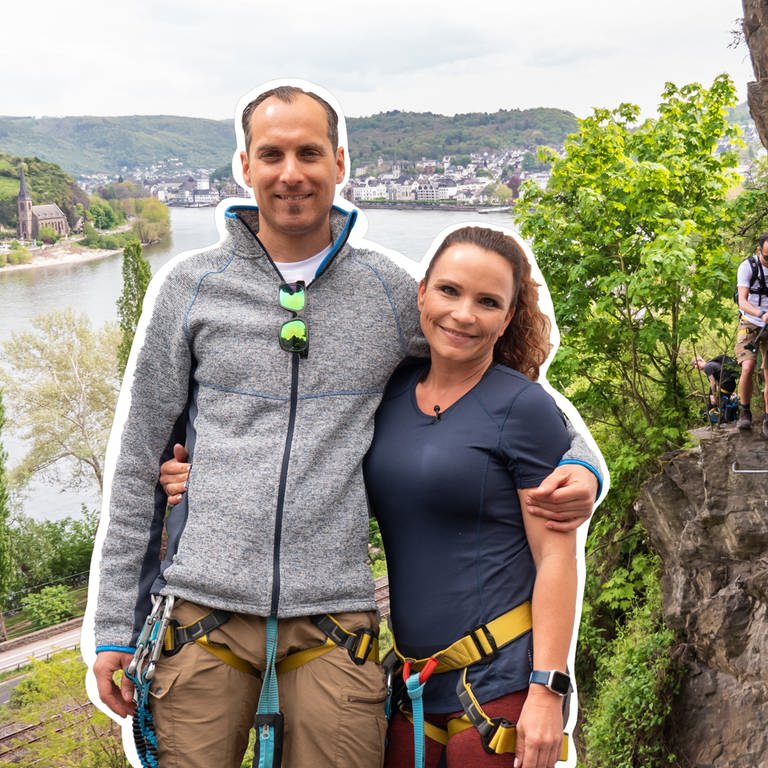 Silke und Jens Kleinhans sind ohne Kinder unterwegs und versuchen sich gemeinsam am Klettersteig in Boppard. (Foto: SWR)