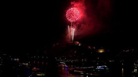 Flammen uhrzeit in koblenz rhein feuerwerk