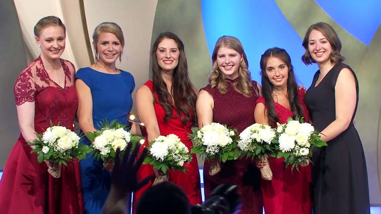 Die Finalistinnen von links:  Laura Gerhardt, Julia Sophie Böcklen, Angelina Vogt, Katharina Bausch, Carolin Hillenbrand, Miriam Kaltenbach. (Foto: SWR)