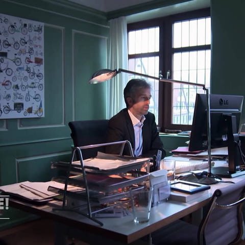 Boris Palmer am Schreibtisch (Foto: SWR)