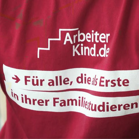 T-Shirt mit der Aufschrift "Arbeiterkind.de"