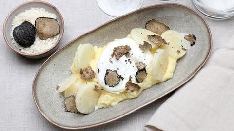 Kartoffel-Sellerie-Püree mit pochiertem Ei