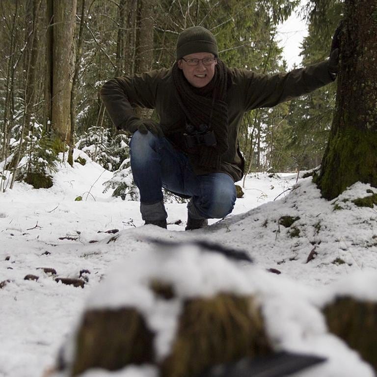 Bernhard im verschneiten Wald