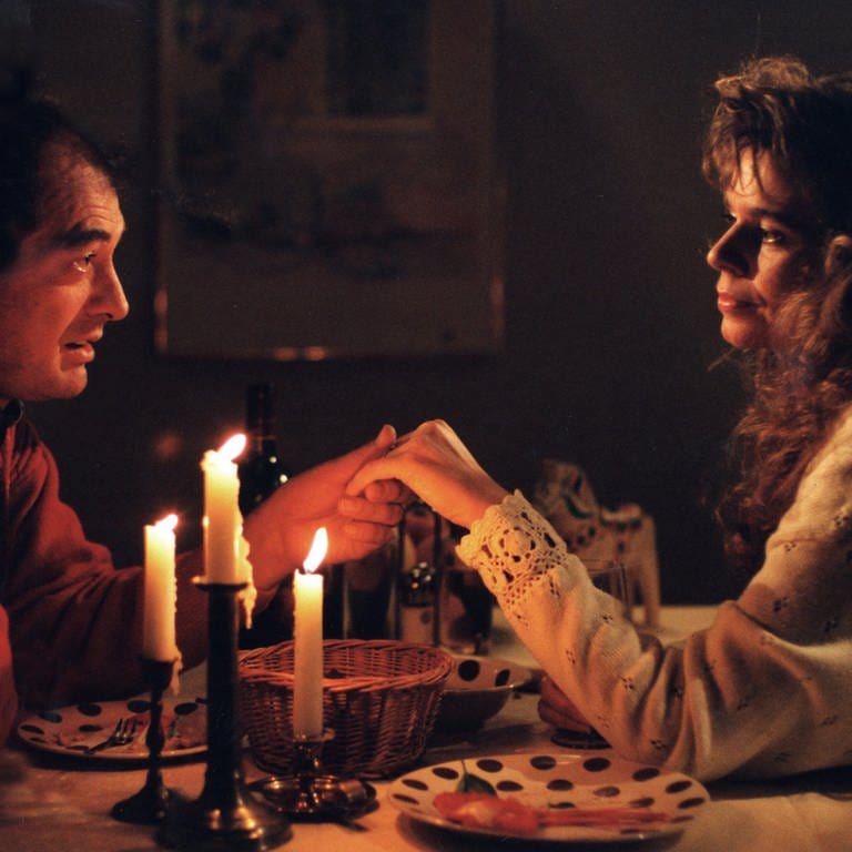 Dr. Rudolf und Kati beim Candle-Light-Dinner