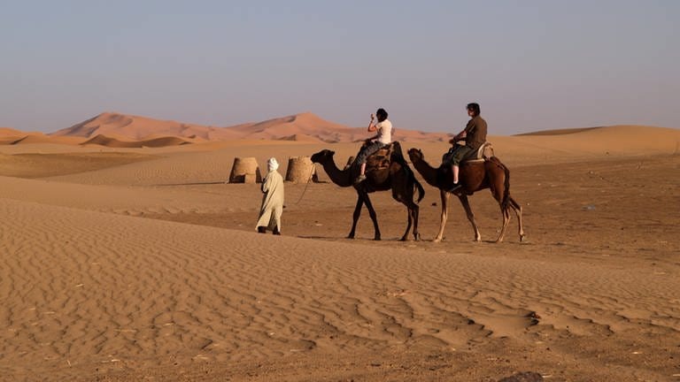 Auf dem Dromedar durch die höchsten Sanddünen Marokkos
