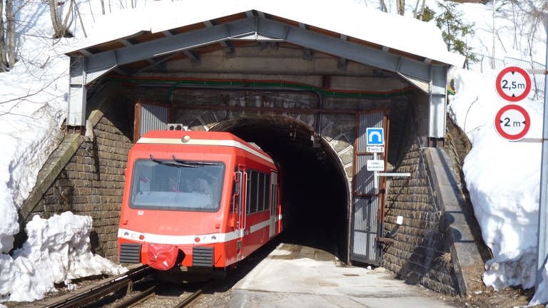 Ausfahrt Tunnel unterhalb des Montets-Pass
