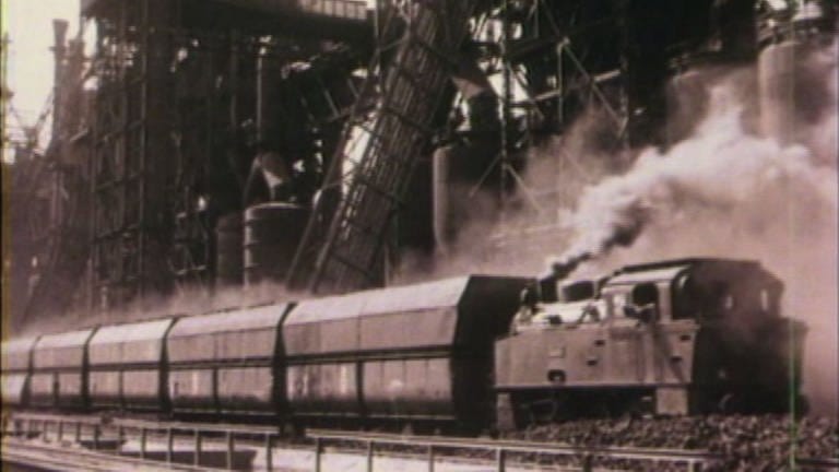 ca. 1935: Güterverkehr auf einer Zeche