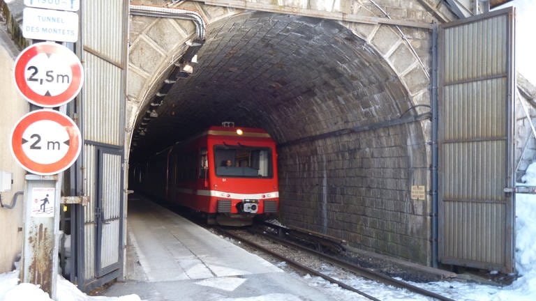 Tunnel unterhalb des Montets-Pass