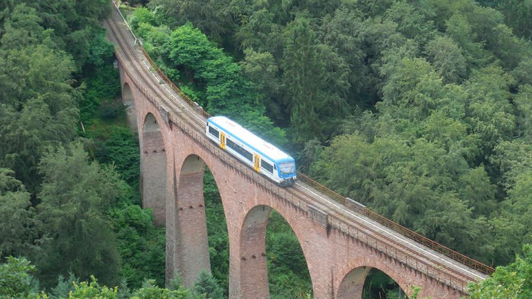 Hunsrückbahn auf  Hubertus-Viadukt