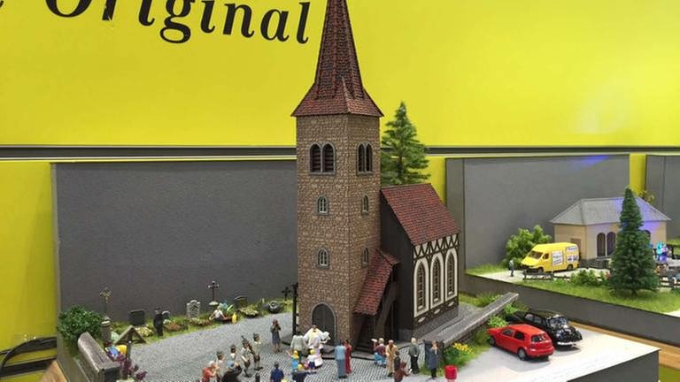 Laser cut Bausatz Kirche 'St. George' mit micro-sound Glockenläuten