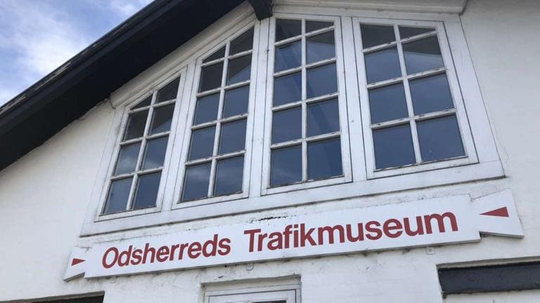 Im Bahnhof von Hørve widmet sich ein kleines Museum der Geschichte der Fortbewegung in Nord-West-Seeland.