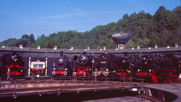 Dampflokomotiven vor dem Ringlokschuppen in Bochum-Dahlhausen.