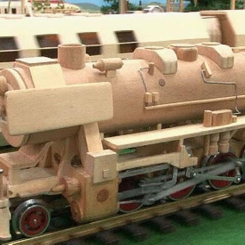Modelleisenbahn aus Holz
