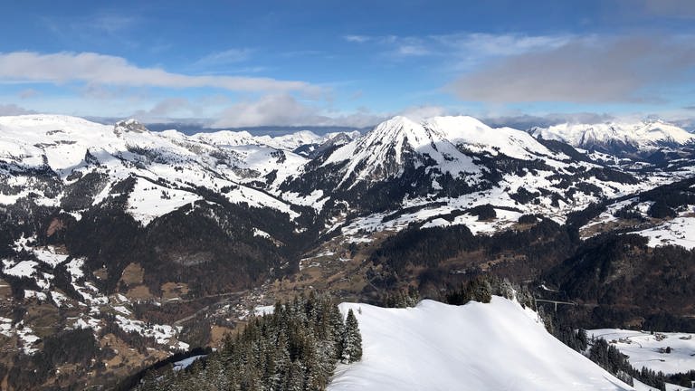 Bergwelt vom Skigebiet Gryon-Villars – die Waadtländer Alpen zeigen sich von ihrer schönsten Seite.