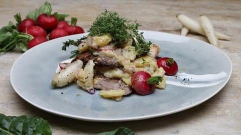 Hauchdünne Schnitzel mit Kartoffel-Radieschensalat