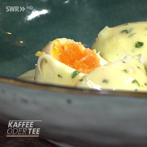 Eier in Kräuter-Senfsoße