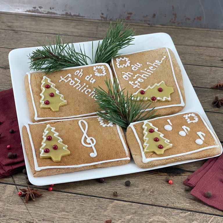 Gebackene Weihnachtskarten aus Lebkuchen