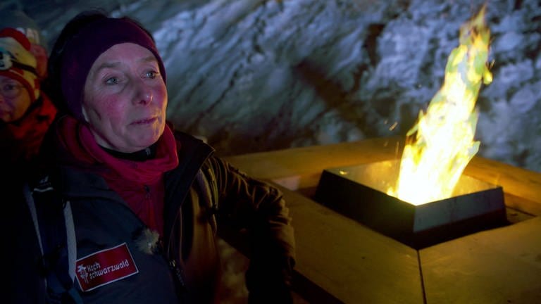 Wanderführerin Doris Strittmatter eröffnet Huskytreffen in Todtmoos mit Fackelzug