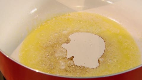 Butter zerläuft in einem Top